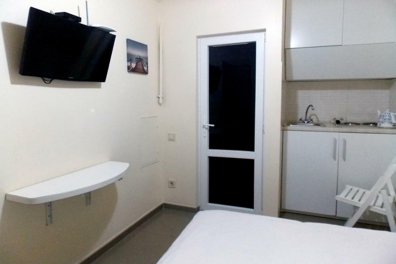 Ferienwohnung Compact Studio In The City Center Lemberg Exterior foto